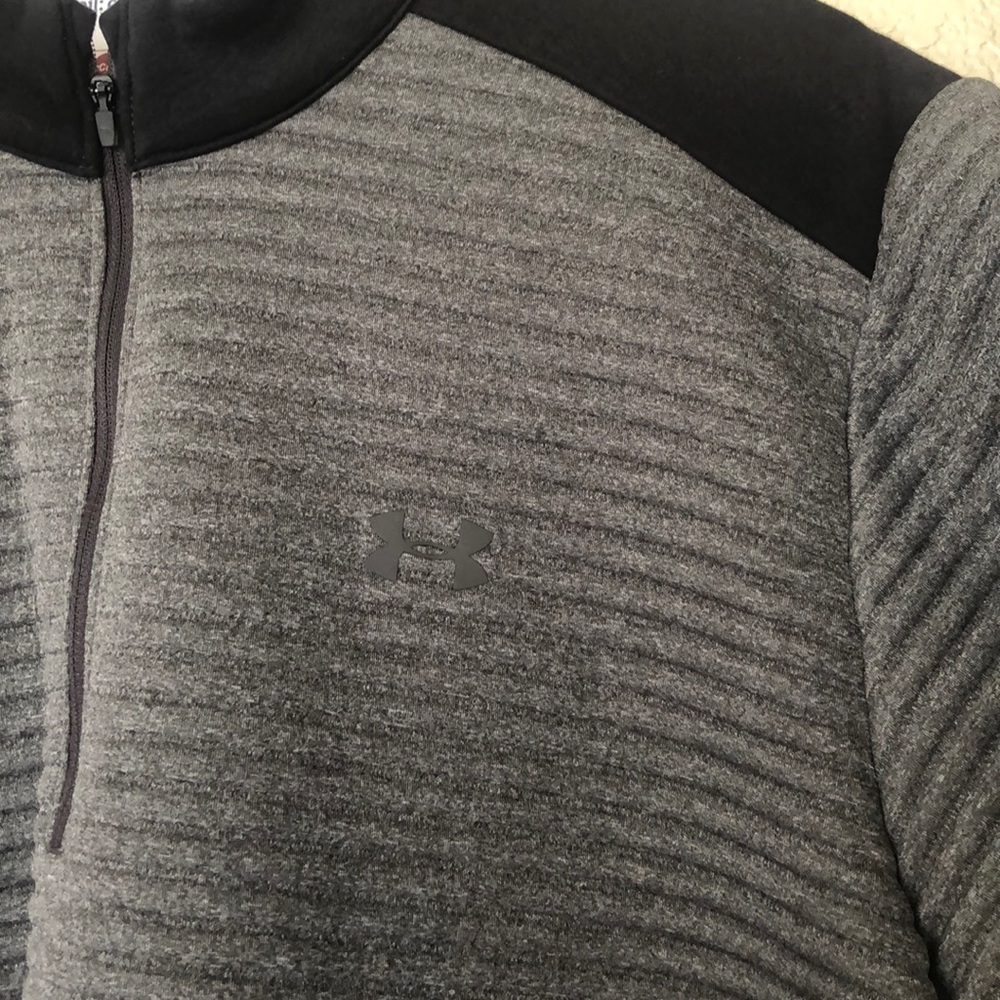Men’s Grey/Black quilted UnderAmour Quarter ZIP XL